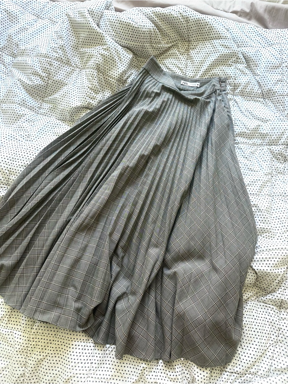 Zara Checked Pleated Maxi Skirt in Gray - Picture 3 of 3
